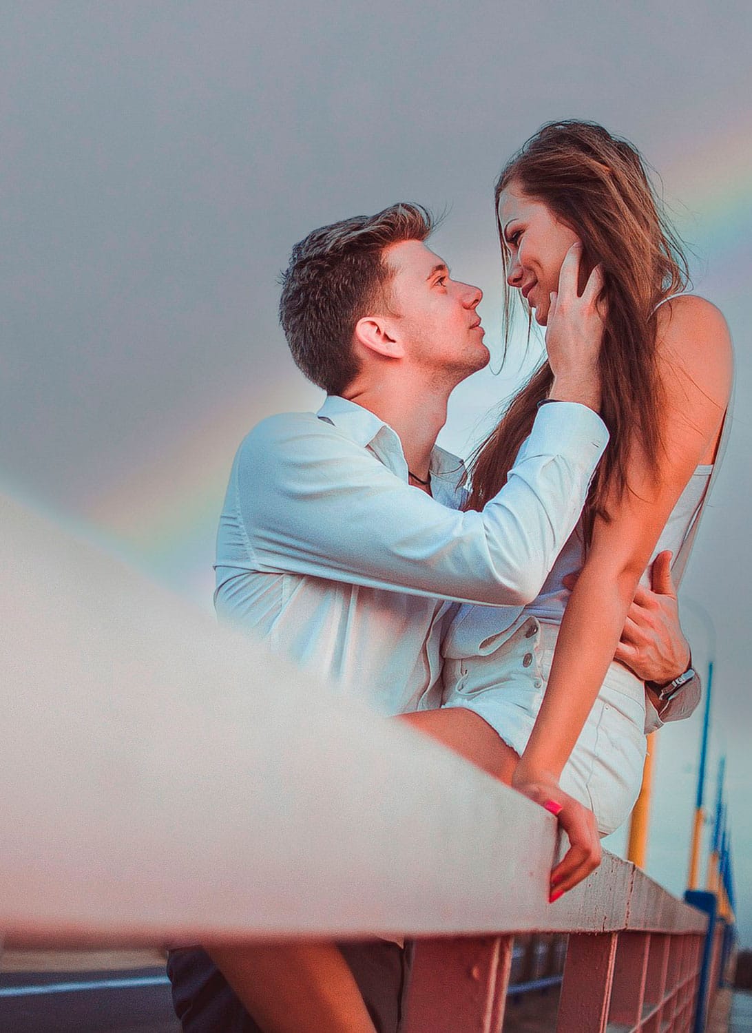 Enamorados-arco-iris_pareja